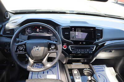 2022 Honda Passport, $24995. Photo 7