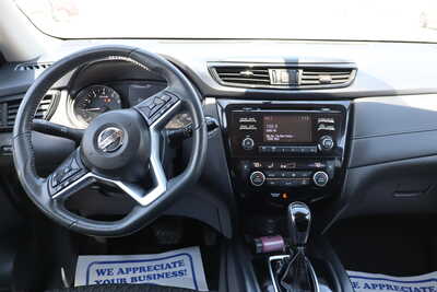 2017 Nissan Rogue, $11500. Photo 10