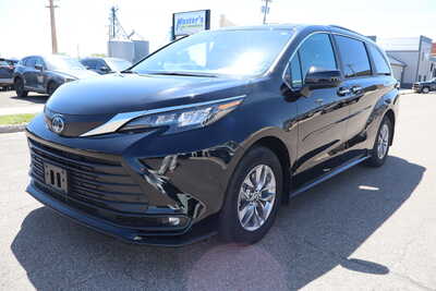 2025 Toyota Sienna, $37995. Photo 1