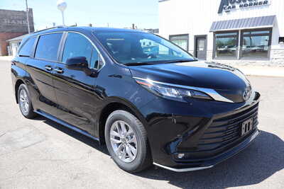 2025 Toyota Sienna, $37995. Photo 2