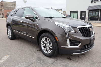 2020 Cadillac XT5, $14995. Photo 2