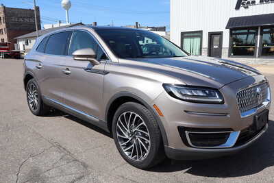 2020 Lincoln Nautilus, $19995. Photo 2