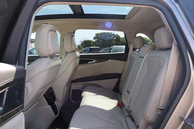 2020 Lincoln Nautilus, $19995. Photo 6