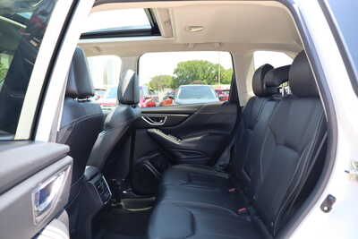 2019 Subaru Forester, $18500. Photo 7