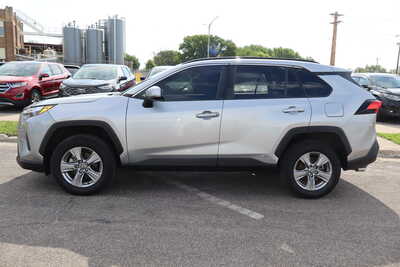 2022 Toyota RAV4, $22995. Photo 8