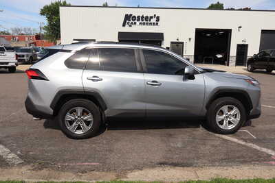 2022 Toyota RAV4, $22995. Photo 9