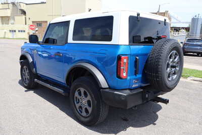 2022 Ford Bronco, $26500. Photo 4