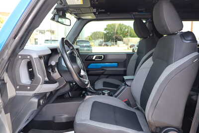 2022 Ford Bronco, $26500. Photo 5
