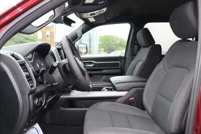 2025 RAM 1500 Crew Cab, $31500. Photo 5