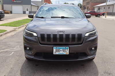 2019 Jeep Cherokee, $12995. Photo 2