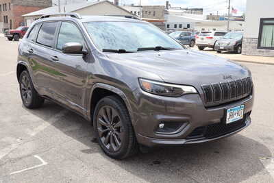 2019 Jeep Cherokee, $12995. Photo 3