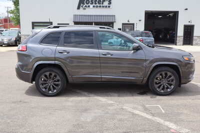 2019 Jeep Cherokee, $12995. Photo 4