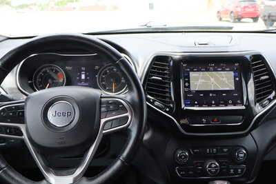 2019 Jeep Cherokee, $12995. Photo 11