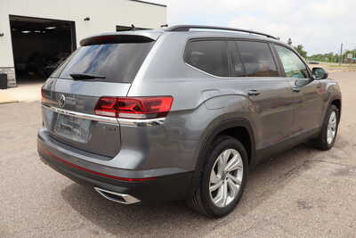 2023 Volkswagen Atlas, $24900. Photo 3