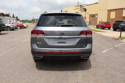 2023 Volkswagen Atlas, $24900. Photo 10