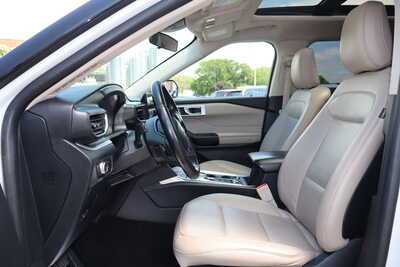 2020 Ford Explorer, $15995. Photo 5
