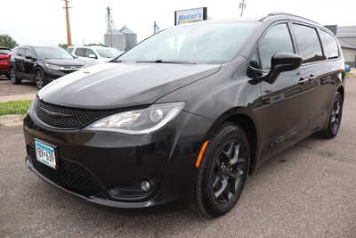 2019 Chrysler Pacifica, $12995. Photo 1