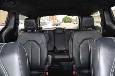 2019 Chrysler Pacifica, $12995. Photo 6