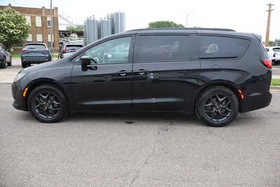 2019 Chrysler Pacifica, $12995. Photo 8