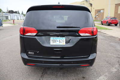 2019 Chrysler Pacifica, $12995. Photo 10