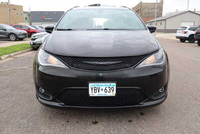 2019 Chrysler Pacifica, $12995. Photo 12