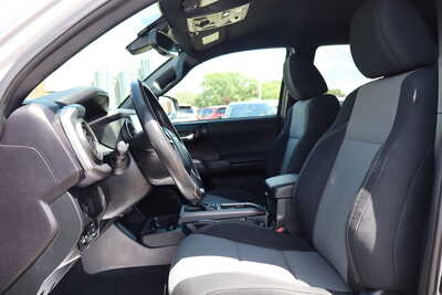 2020 Toyota Tacoma, $27995. Photo 5