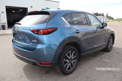 2017 Mazda CX-5, $14500. Photo 3