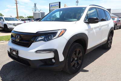 2022 Honda Pilot, $25500. Photo 1