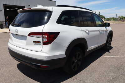 2022 Honda Pilot, $25500. Photo 3