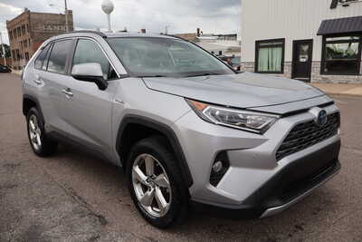 2019 Toyota RAV4, $22500. Photo 2