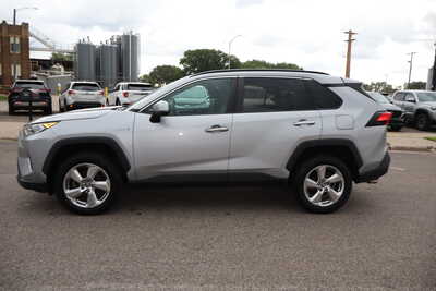 2019 Toyota RAV4, $22500. Photo 8
