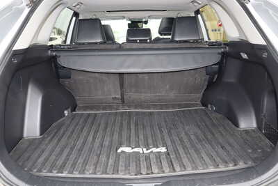 2019 Toyota RAV4, $22500. Photo 12
