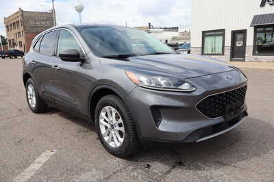 2022 Ford Escape, $13995. Photo 2