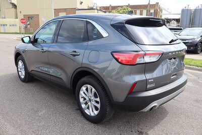 2022 Ford Escape, $13995. Photo 4