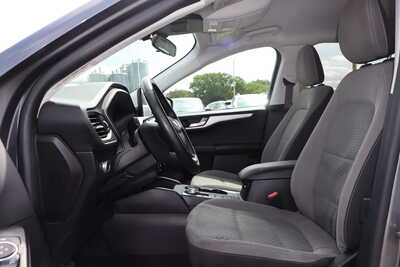 2022 Ford Escape, $13995. Photo 5