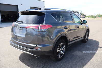 2018 Toyota RAV4, $18500. Photo 3