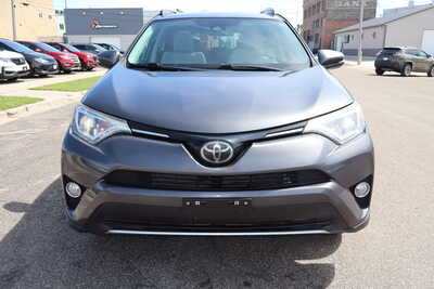 2018 Toyota RAV4, $18500. Photo 12
