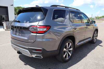 2025 Honda Pilot, $39995. Photo 3