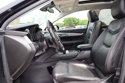 2018 Cadillac XT5, $17500. Photo 5