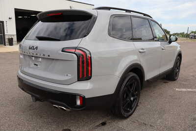 2025 Kia Telluride, $36500. Photo 3
