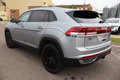 2024 Volkswagen Atlas, $25995. Photo 4