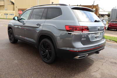 2022 Volkswagen Atlas, $20500. Photo 4