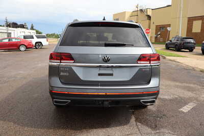 2022 Volkswagen Atlas, $20500. Photo 10