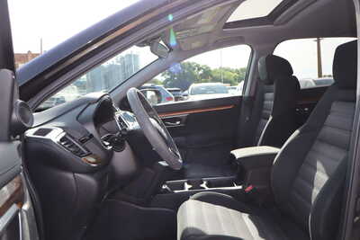 2018 Honda CR-V, $15995. Photo 5