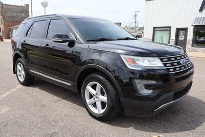 2017 Ford Explorer, $13500. Photo 2