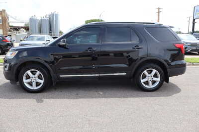 2017 Ford Explorer, $13500. Photo 7