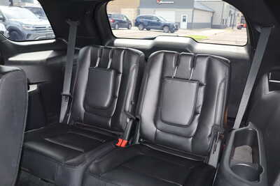 2017 Ford Explorer, $13500. Photo 12
