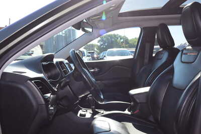2020 Jeep Cherokee, $16500. Photo 5