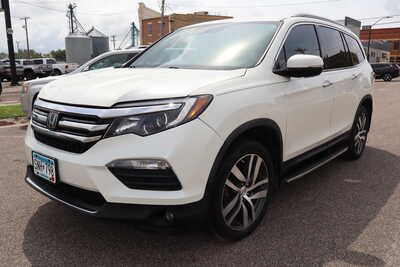 2017 Honda Pilot, $13995. Photo 1