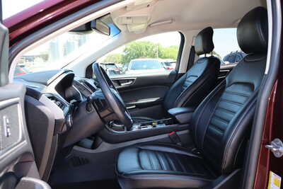 2019 Ford Edge, $14995. Photo 5